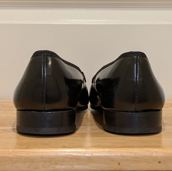 Bow-Tie 6 1/2 Men's Leather Loafers with Black Bows and Skull and Crossbones - Picture 6 of 16